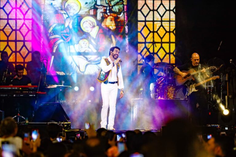 Show de Padre Fábio de Melo encerra a 42ª Semana dos 180 anos do Padre Cícero em Juazeiro do Norte